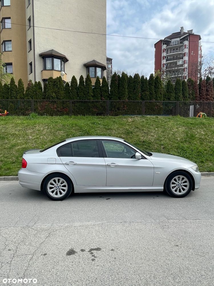 BMW Seria 3 320i - 6