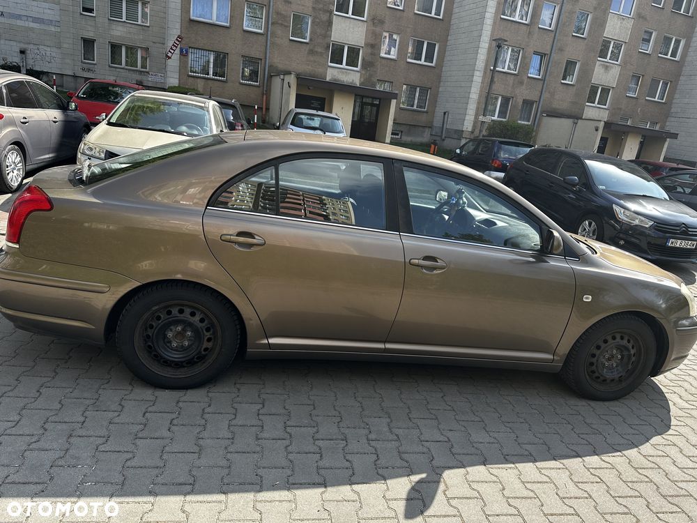 Toyota Avensis 1.8 VVT-i Sol - 4