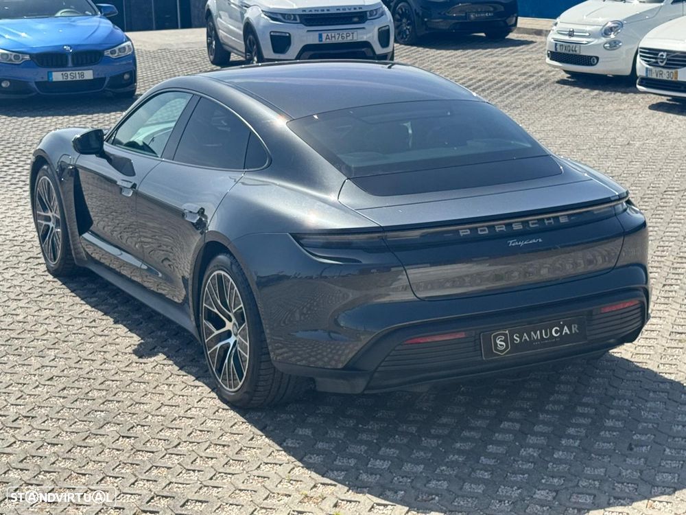 Porsche Taycan - 8
