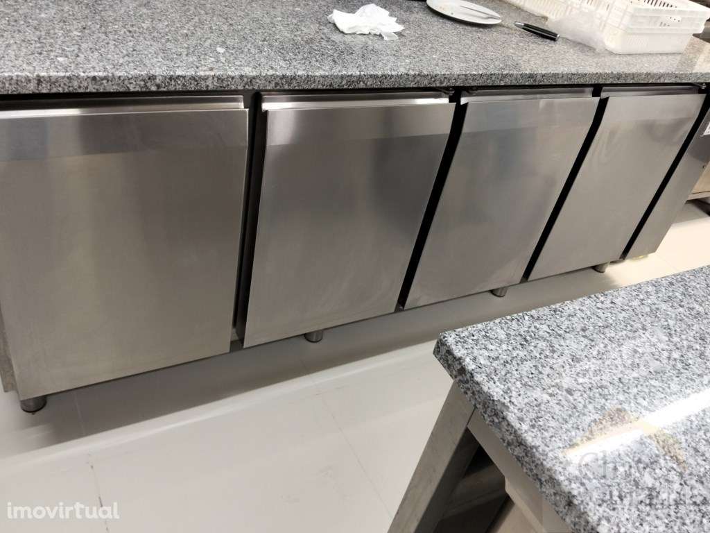 Trespassa-se Padaria/Pastelaria e café, no Vale das Flores - Grande imagem: 2/9