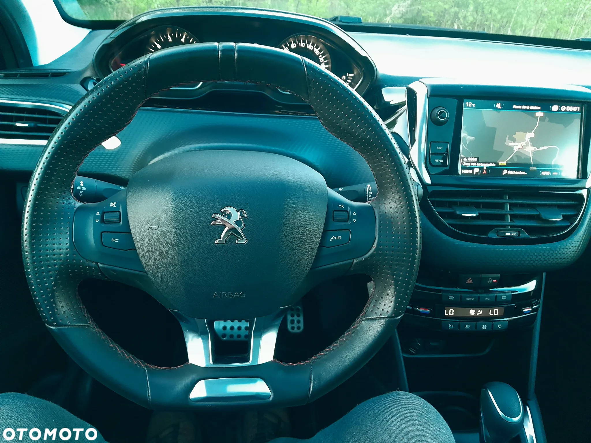 Peugeot 208 - 22