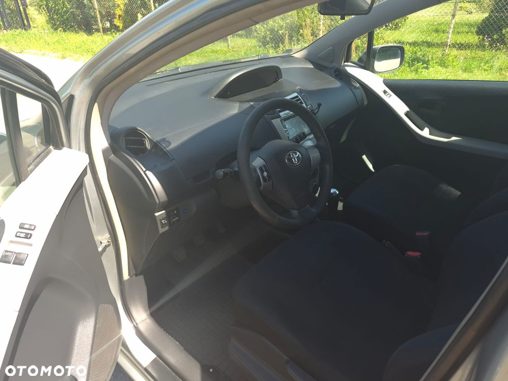 Toyota Yaris 1.4 D-4D Prestige - 9