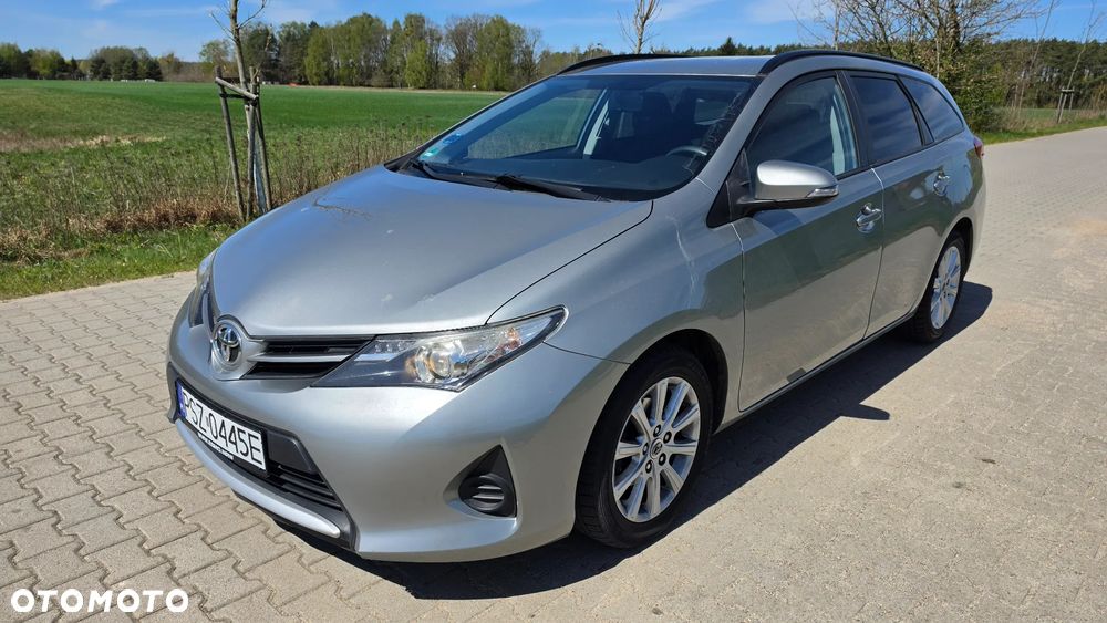 Toyota Auris 1.33 Dual-VVT-i Cool - 2