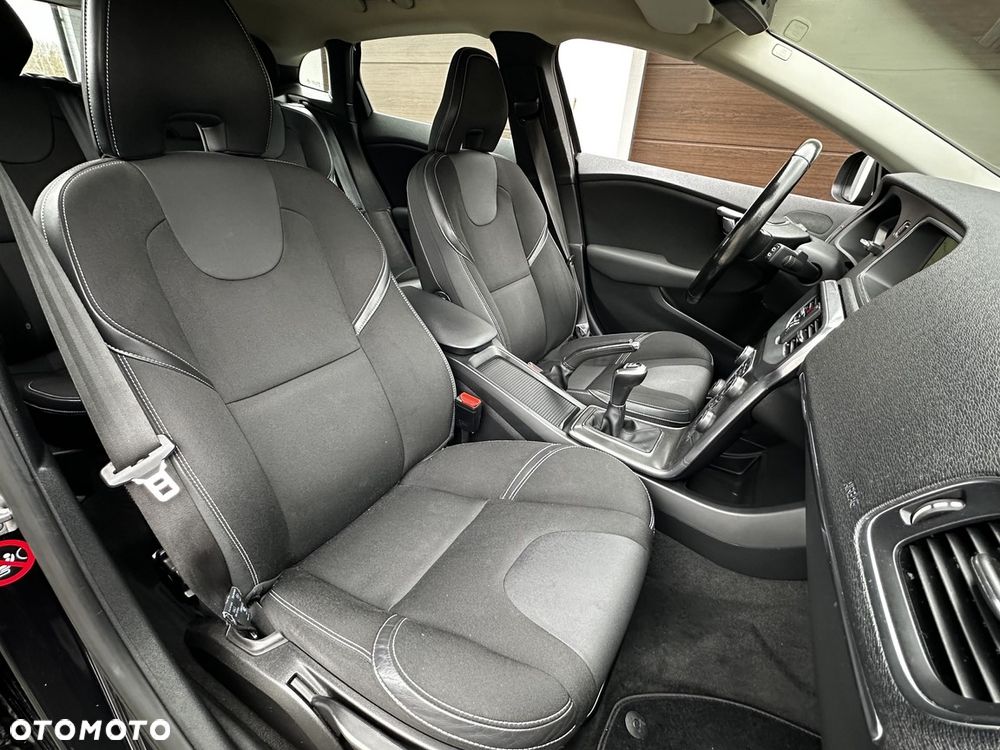 Volvo V40 D2 Drive-E Momentum - 37