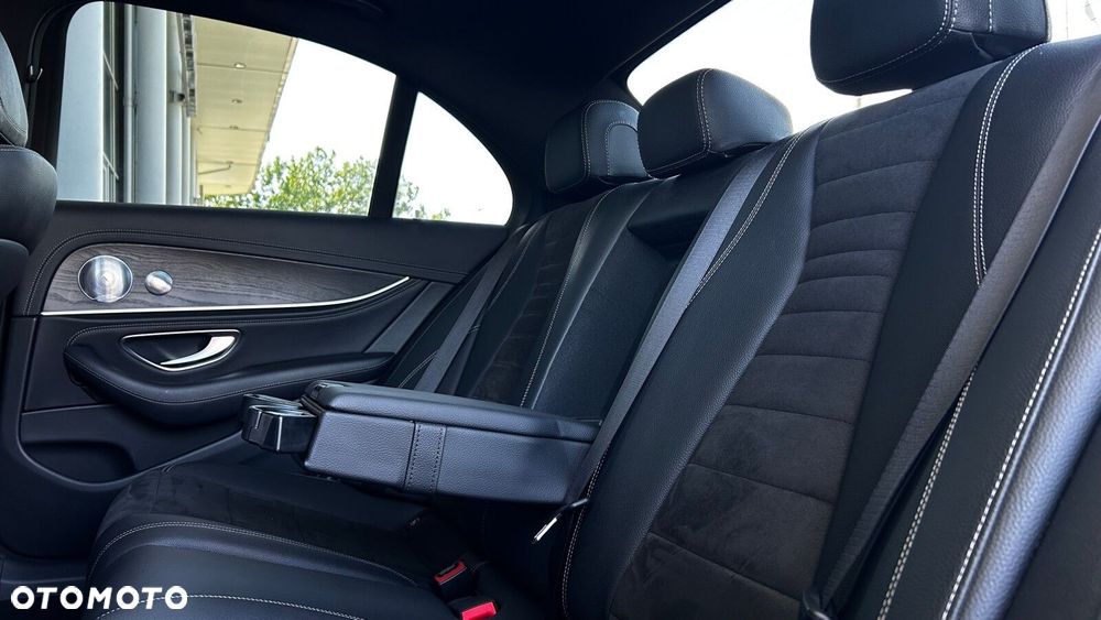 Mercedes-Benz Klasa E 220 d 4-Matic AMG - 28