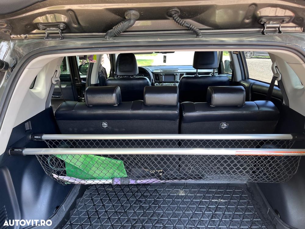 Toyota RAV4 2.2L D-CAT A/T Luxury - 11