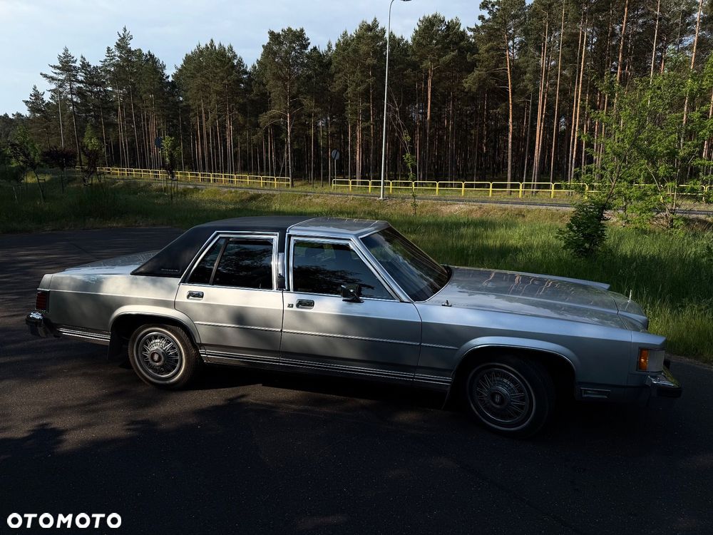 Mercury Marquis - 16