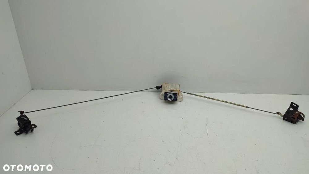 ZAMEK KLAPY BAGAŻNIKA LANCIA ZETA 2000 EU - 1