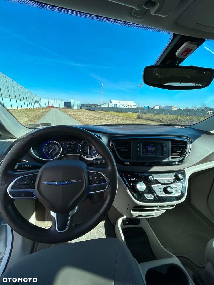 Chrysler Pacifica - 9