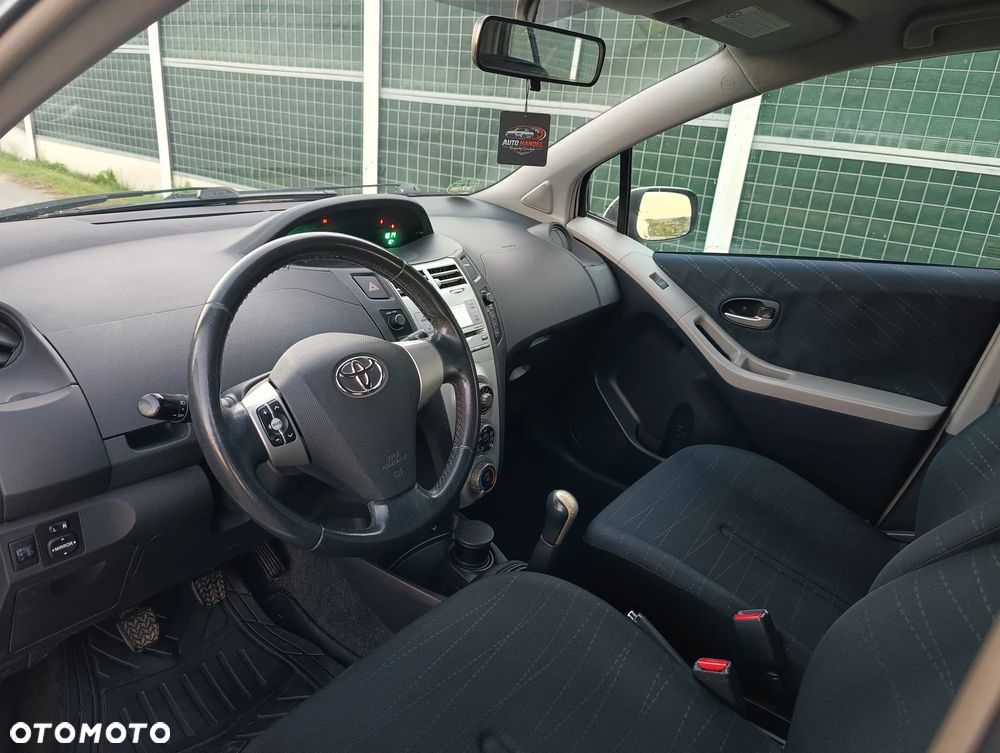 Toyota Yaris 1.3 Sol Premium - 27