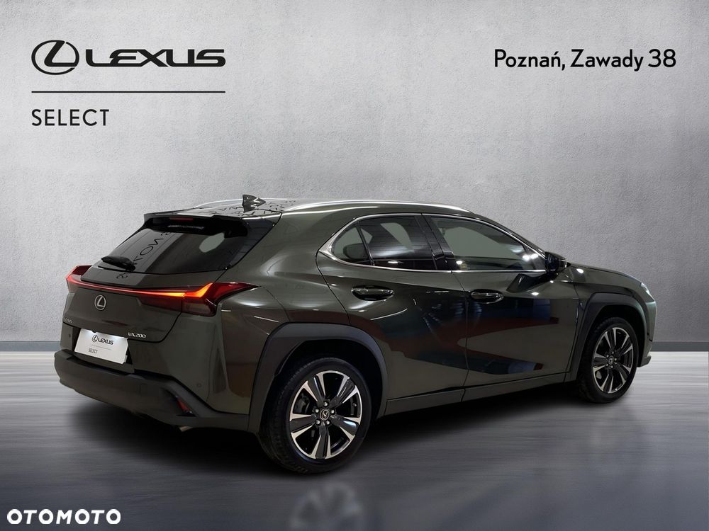 Lexus UX - 5