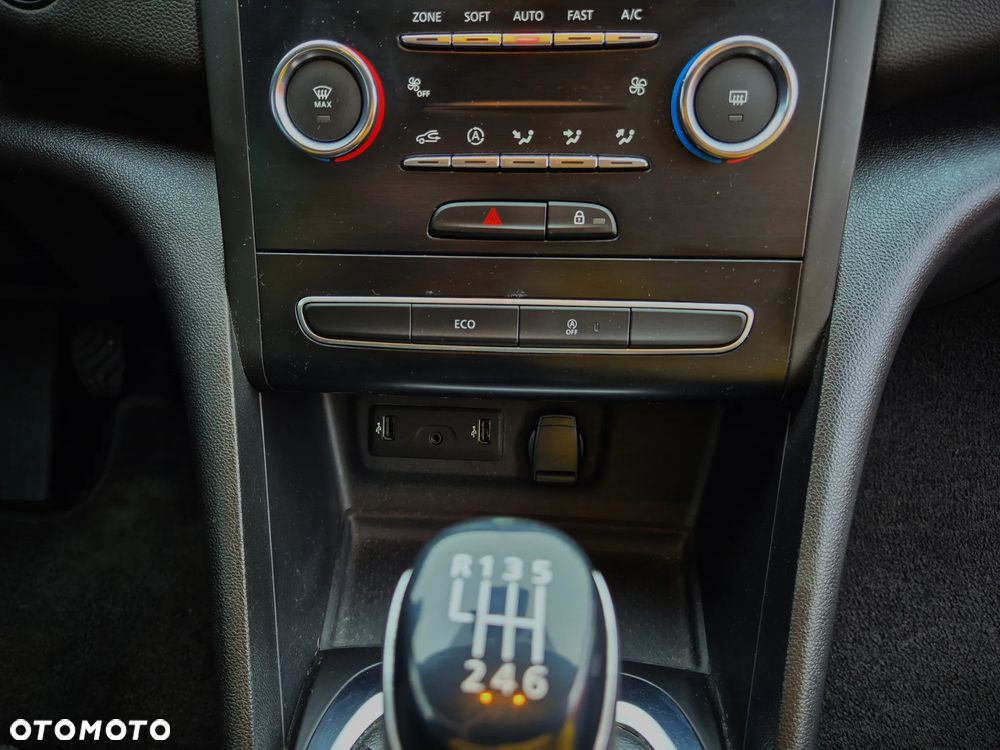 Renault Megane TCe 115 GPF LIMITED - 20