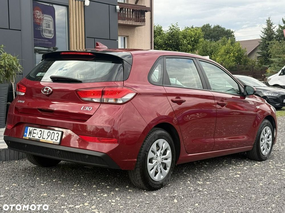 Hyundai i30 1.5 DPI Classic + - 10