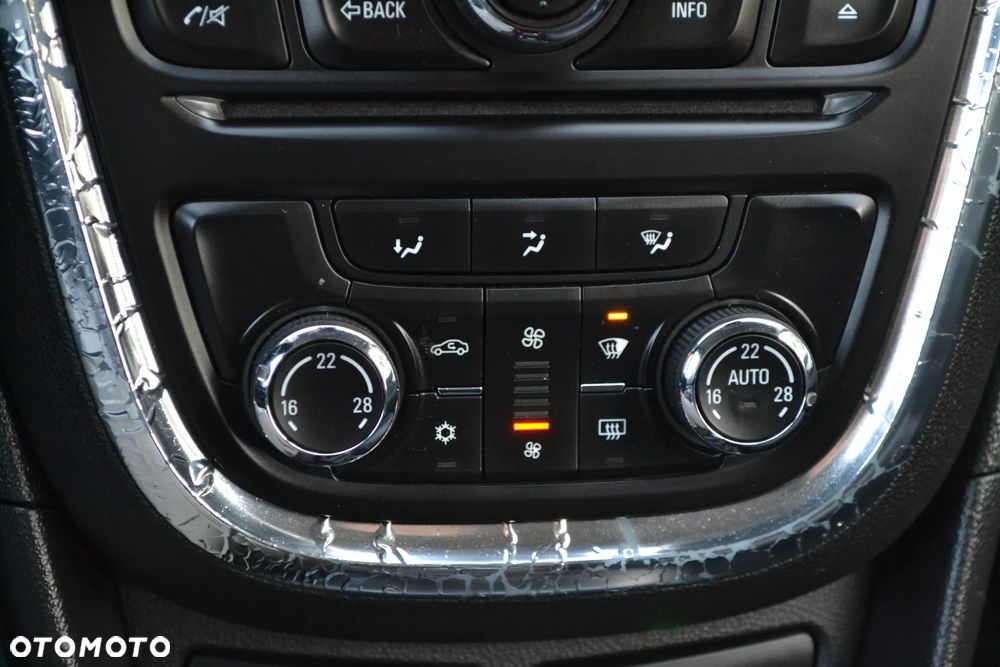 Opel Mokka 1.4 T Cosmo S&S - 21