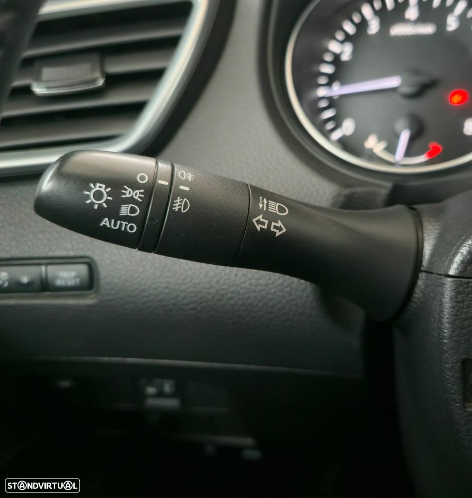 Nissan Qashqai 1.3 DIG-T N-Connecta - 12