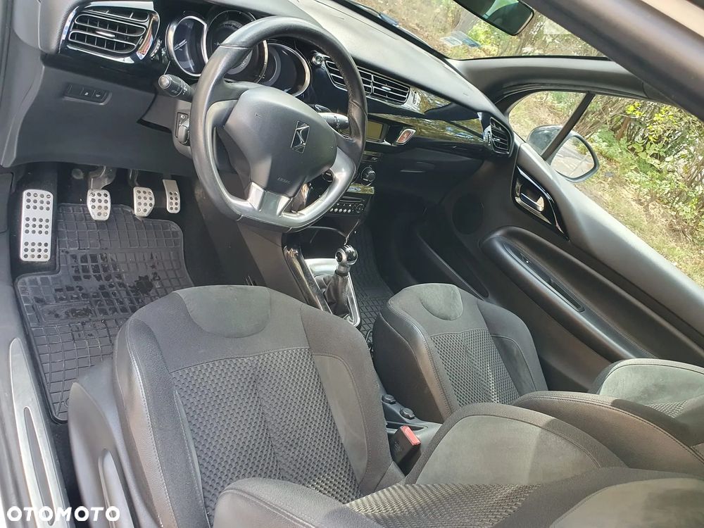 Citroën DS3 PureTech 110 Start & Stop SoChic - 11