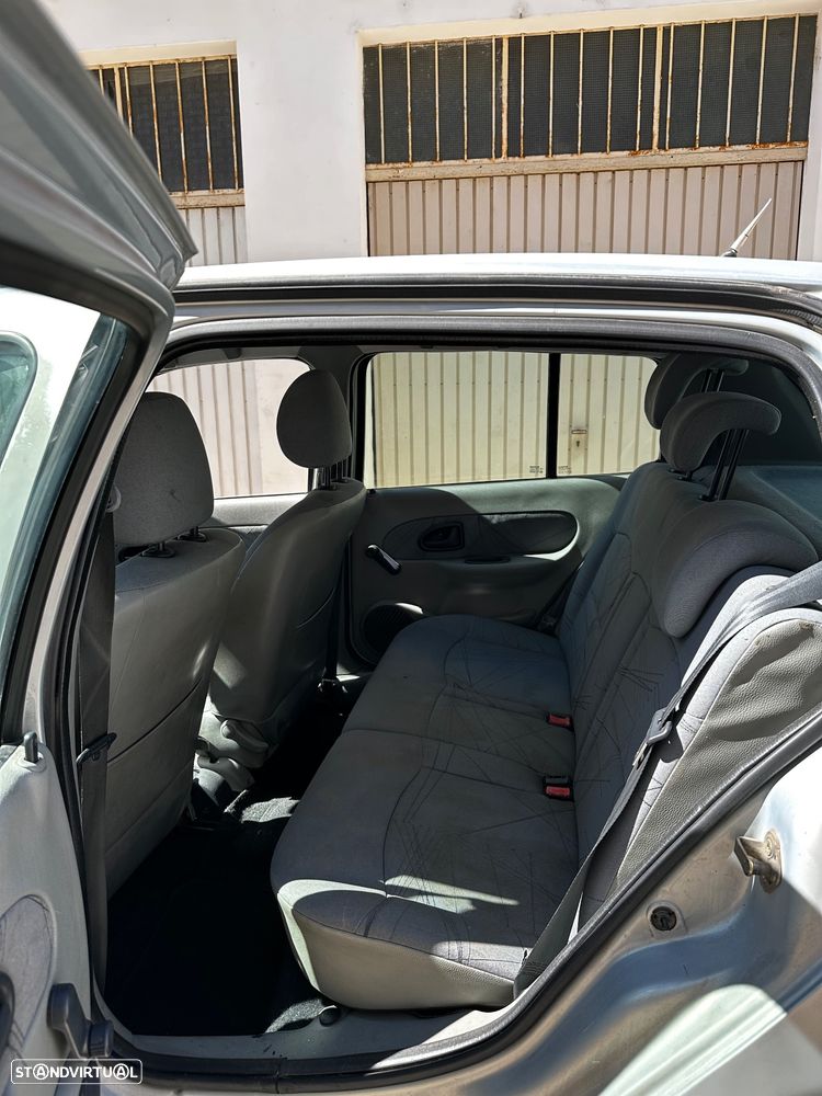 Renault Clio 1.2 16V Expression - 5