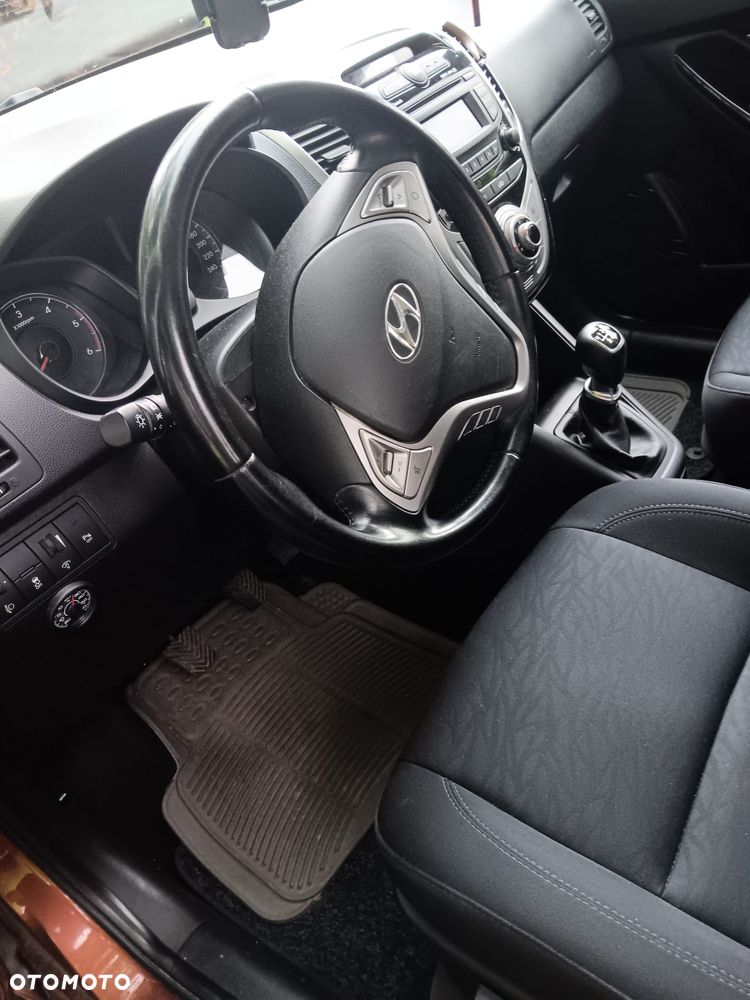 Hyundai ix20 - 22