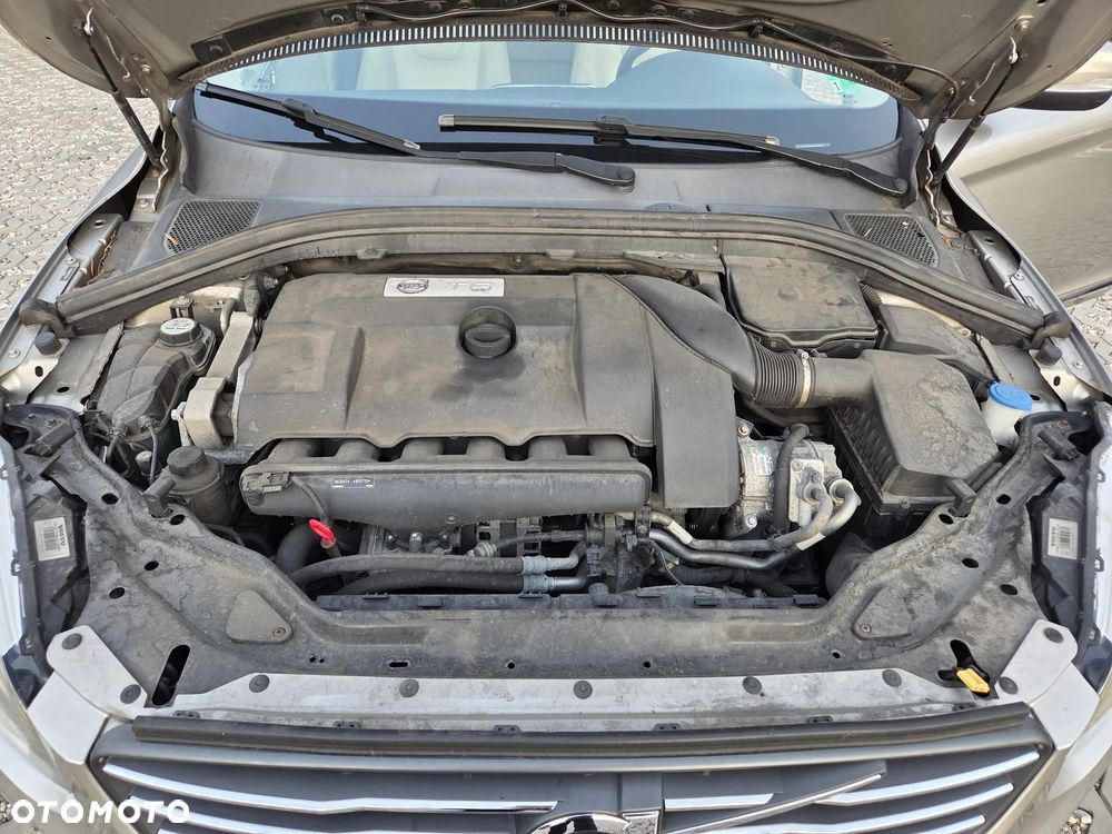 Volvo XC 60 T6 AWD Momentum - 25