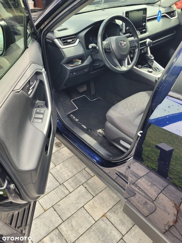 Toyota RAV4 - 9