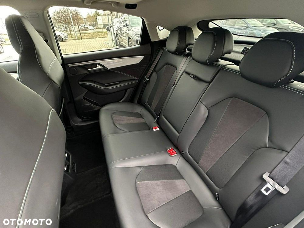 JAC J7 Plus CVT - 18