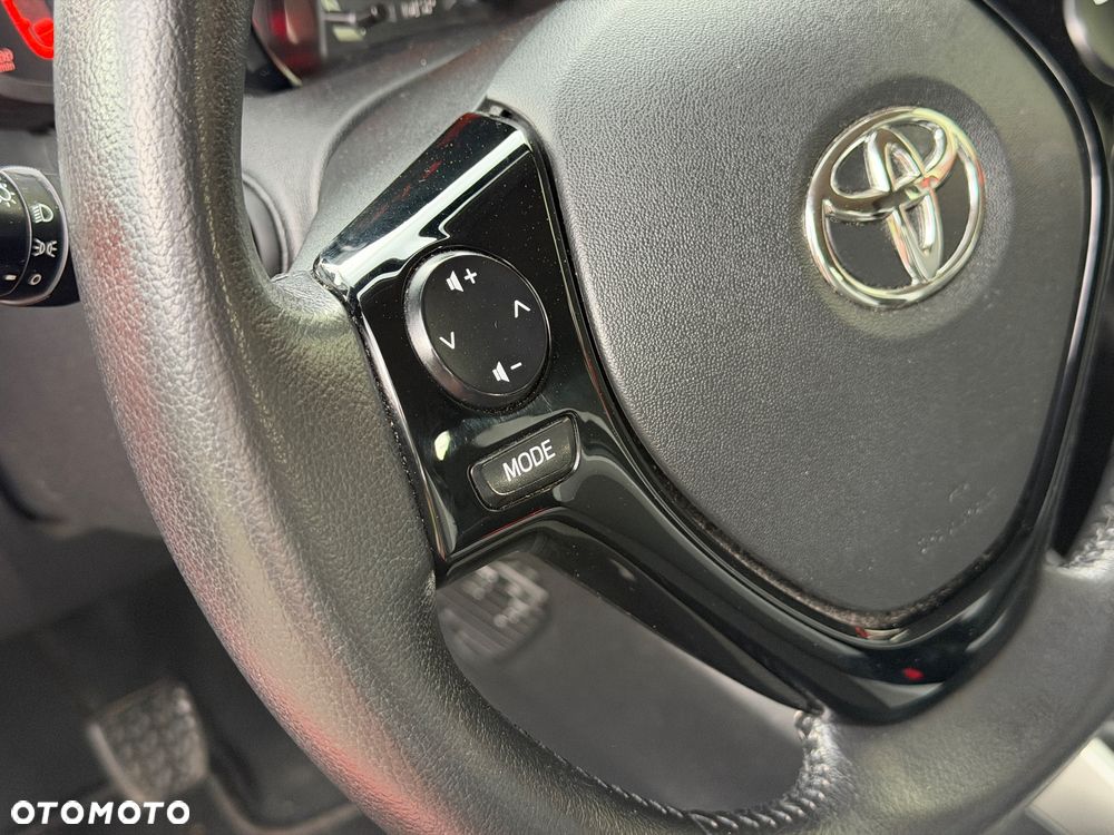 Toyota Aygo x-clusiv - 36