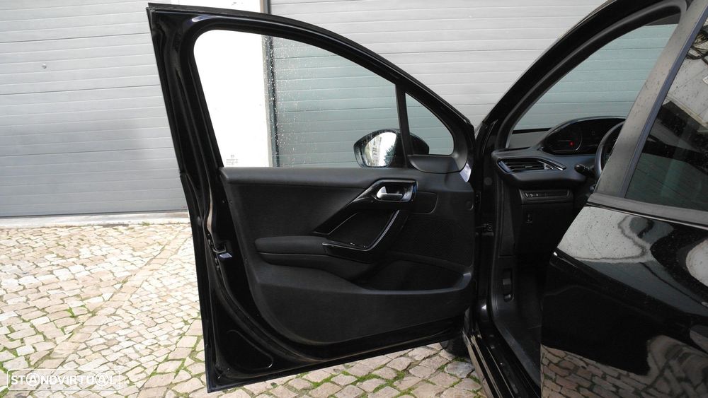 Peugeot 208 1.2 PureTech Active - 21