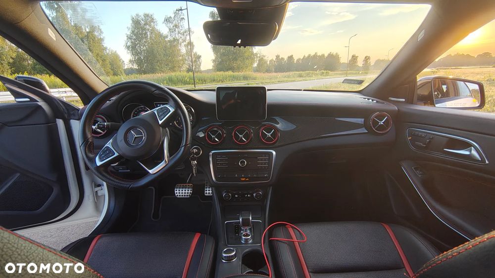 Mercedes-Benz CLA AMG 45 4-Matic - 7