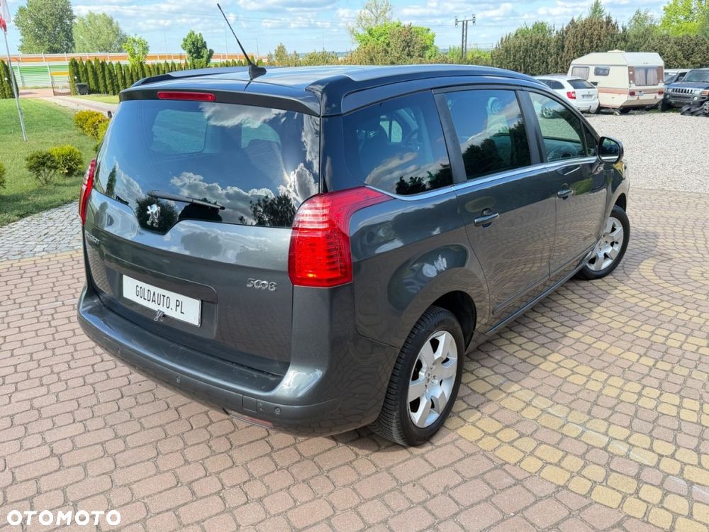 Peugeot 5008 - 11