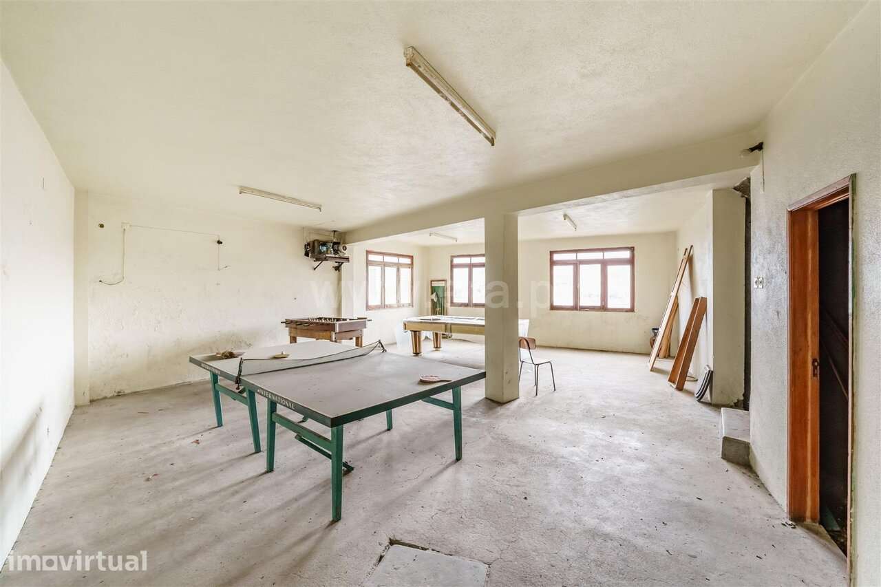 Prédio T4 / Covilhã, Sobral de São Miguel - Grande imagem: 4/19