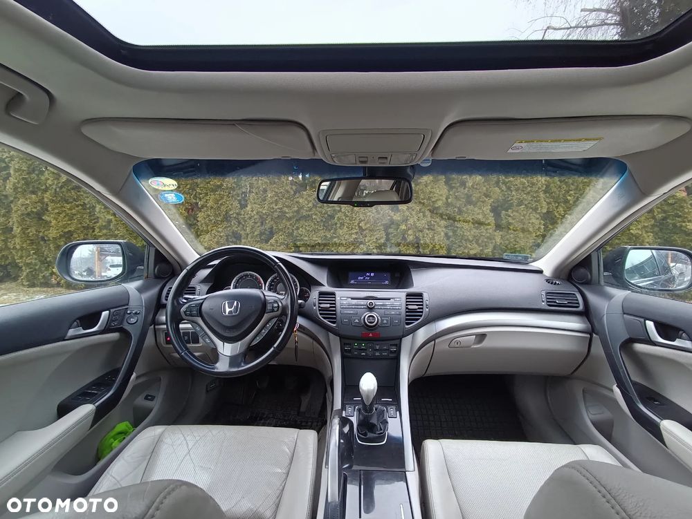 Honda Accord 2.0 Executive - 12