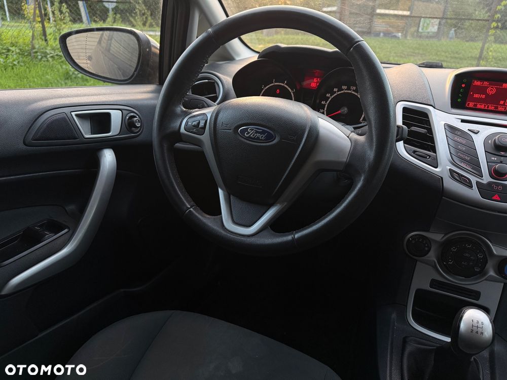 Ford Fiesta - 12