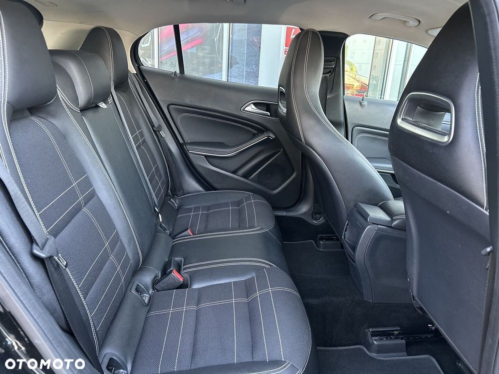 Mercedes-Benz GLA - 21