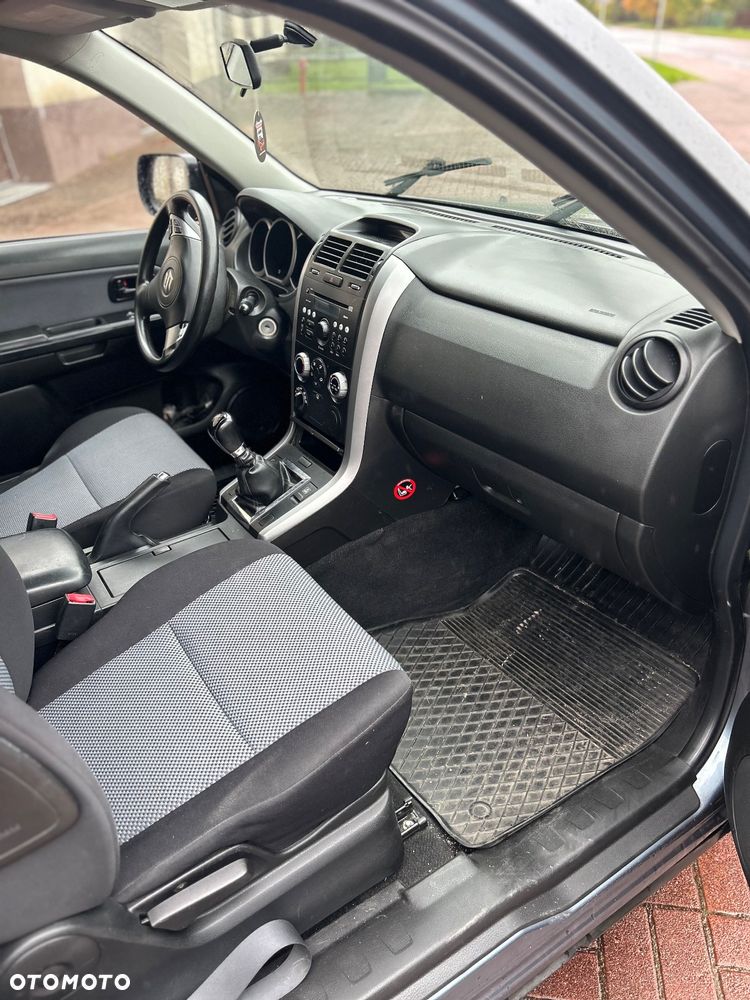 Suzuki Grand Vitara - 12
