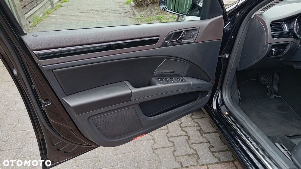 Skoda Superb 2.0 TDI L&K DSG - 17
