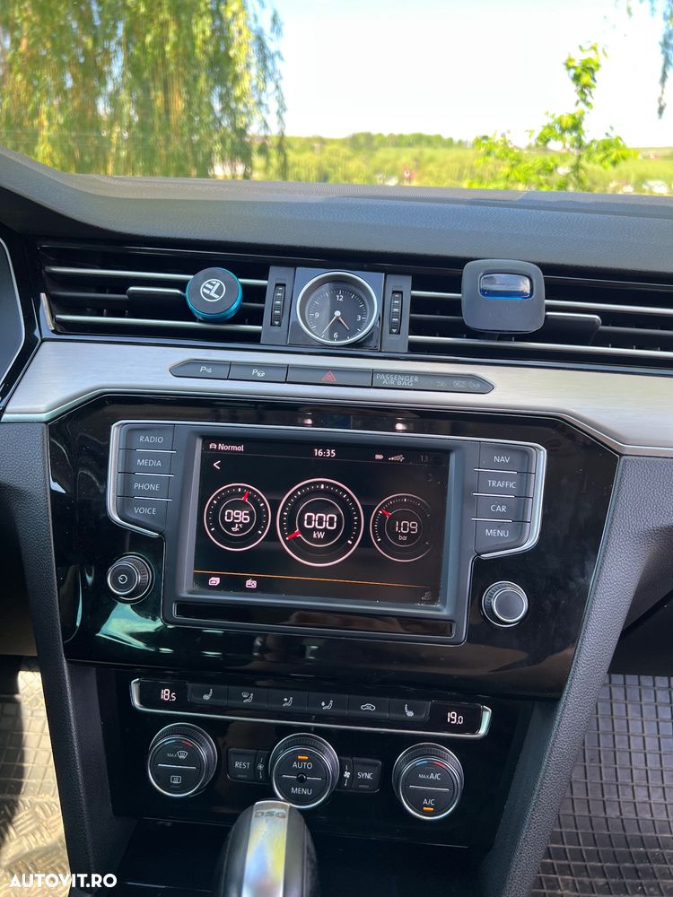 Volkswagen Passat 2.0 TDI DSG 4Motion Highline - 18