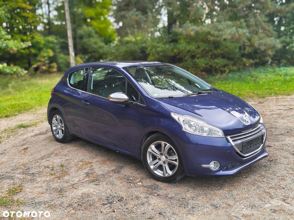 Peugeot 208 - 10