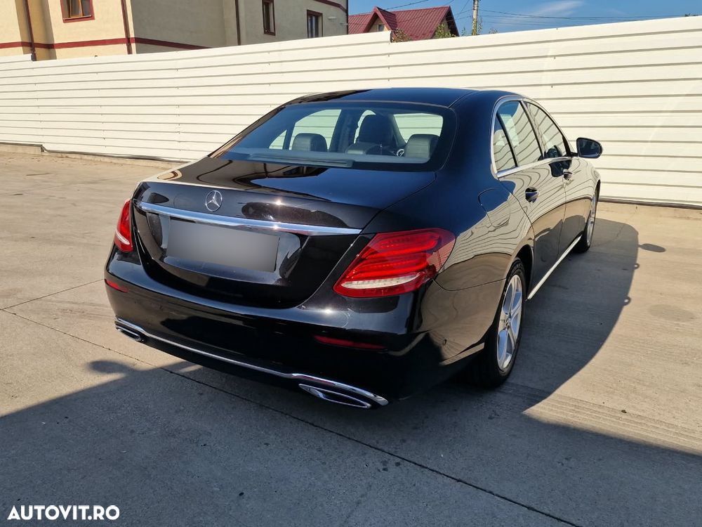 Mercedes-Benz E - 12