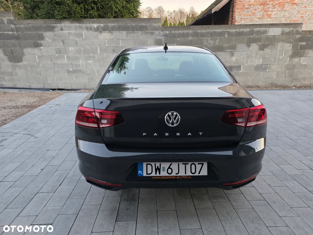Volkswagen Passat - 6
