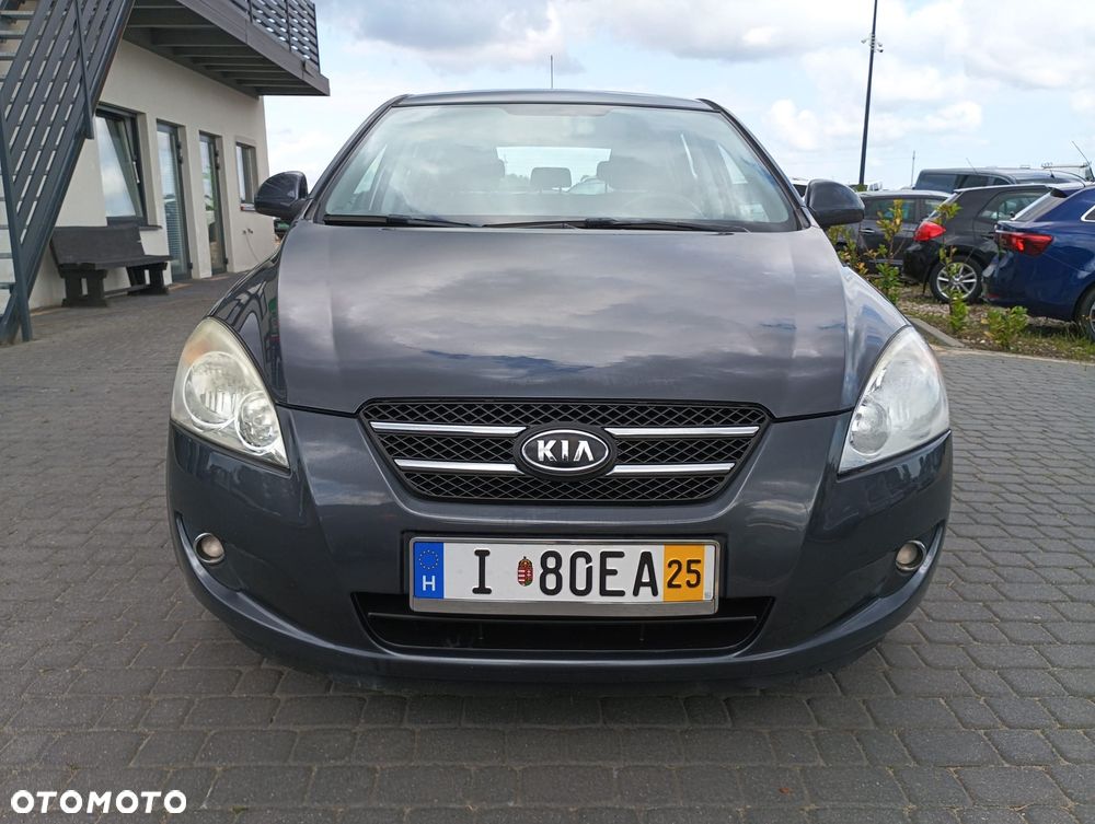 Kia Ceed 1.4 CVVT Attract - 11