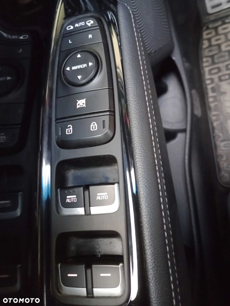 Kia Niro 1.6 GDI Plug-in Hybrid L - 32