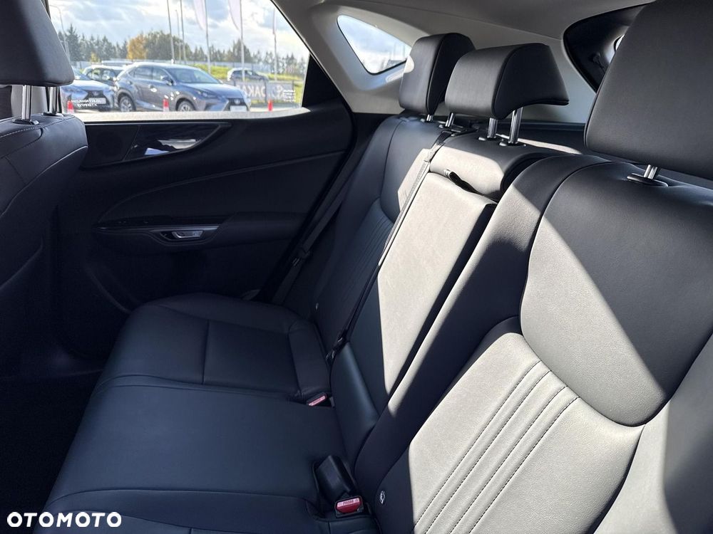 Lexus NX 350h Business AWD - 11
