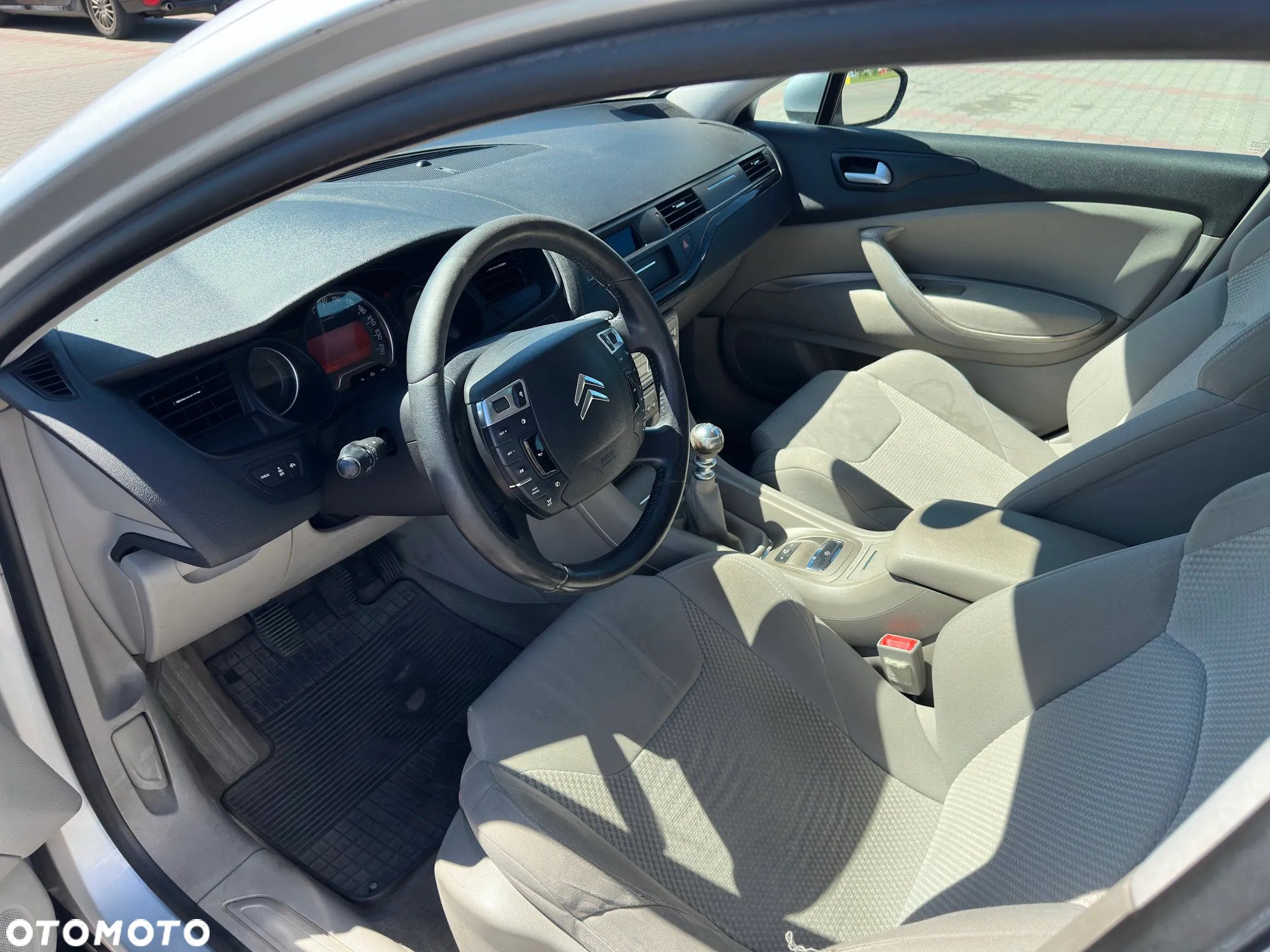 Citroën C5 2.0 HDi Confort - 23