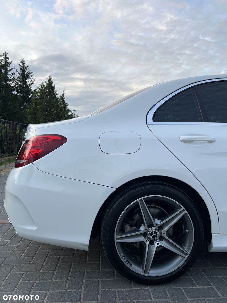 Mercedes-Benz Klasa C 300 7G-TRONIC AMG Line - 11