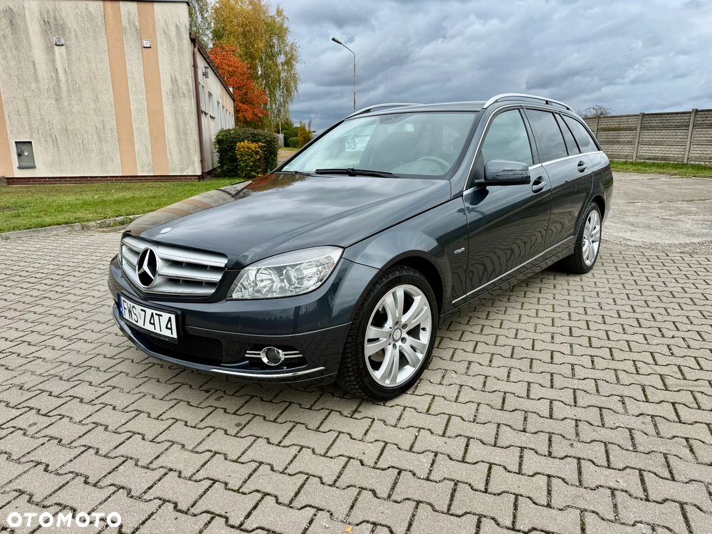 Mercedes-Benz Klasa C 250 CGI T Automatik BlueEFFICIENCY Avantgarde - 12