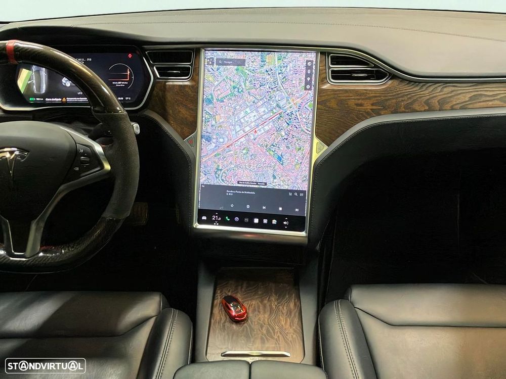 Tesla Model S - 9