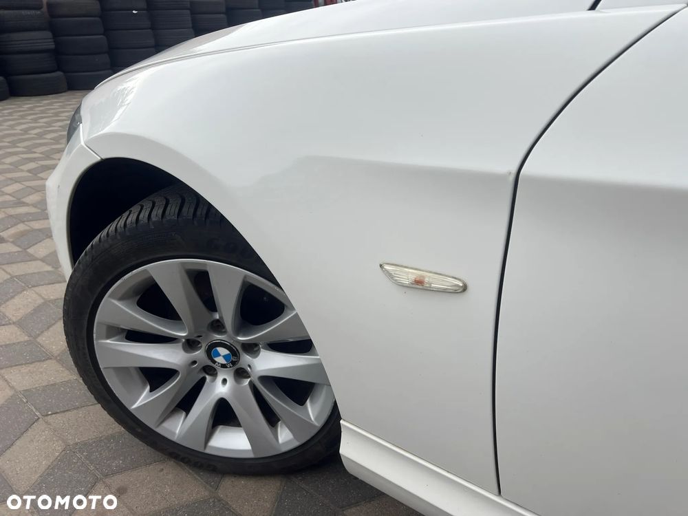 BMW E90 BŁOTNIK LEWY ALPINEWEISS 3 - 3