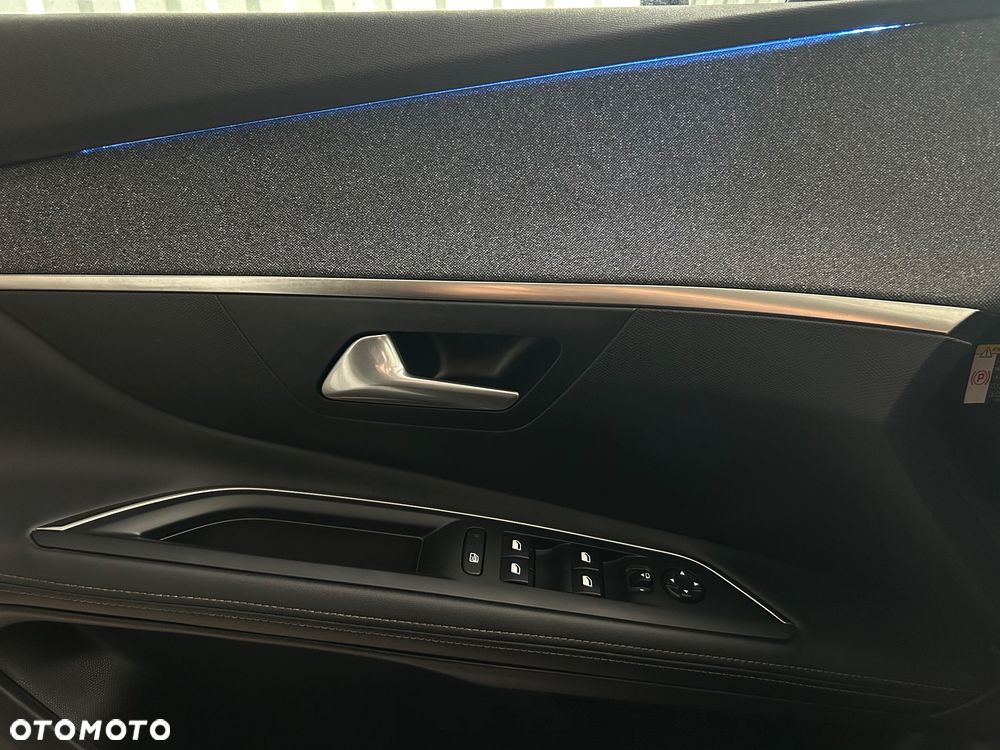 Peugeot 3008 PureTech 130 Stop & Start GPF EAT8 Allure - 32