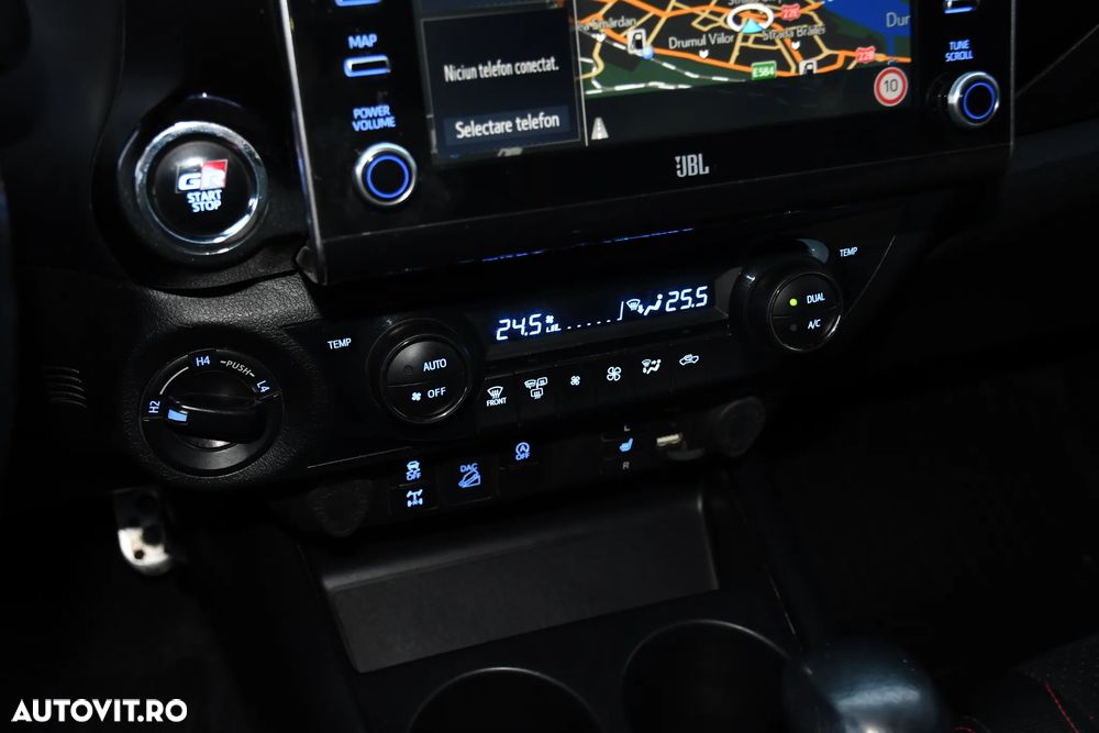 Toyota Hilux 4x4 Double Cab A/T Invincible - 31