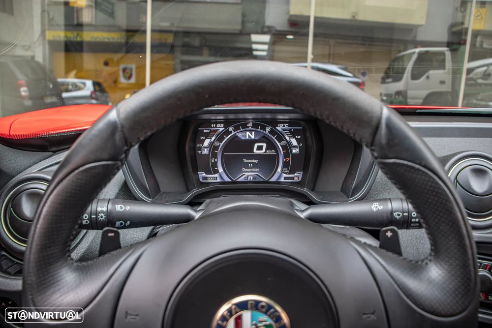 Alfa Romeo 4C 1750 TBi - 10